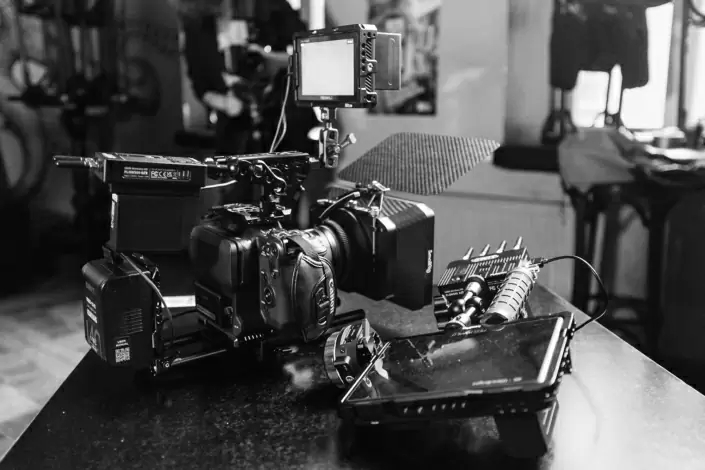 成都广告片拍摄：添加人为因素，使大数据具有相关性