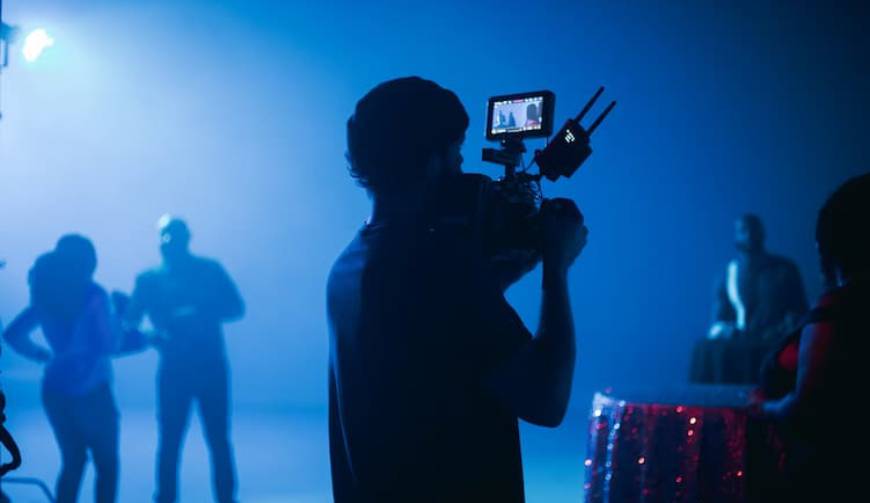 从策划到交付：广告片拍摄公司的标准化流程全解析